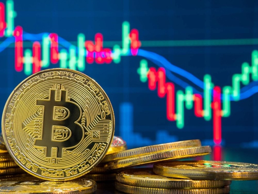 Цена Биткоина снизилась на фоне судебного разбирательства между SEC и Binance